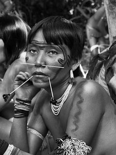 Tribo Yanomani, Brasil. (Foto: Sebastião Salgado).
